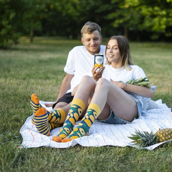 1 Paare von lustigen Socken mit Pineapplemotiv in einzigartiger Verpackung | Damen-/Herensocken | SOXO