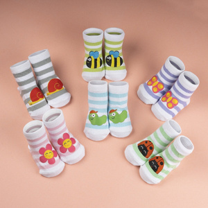 1 Paare von lustige Socken mit  Raupe | Babysocken | SOXO