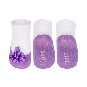 Violett Babysocken SOXO Ballerinas mit Aufschrift und Bogen