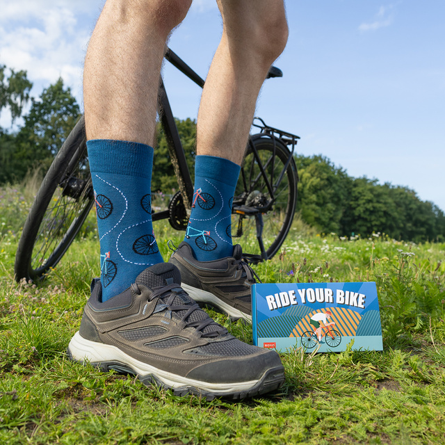  3 Paar von lustigen Socken mit Fahrradmotiv in einzigartiger Verpackung | Herrensocken | SOXO