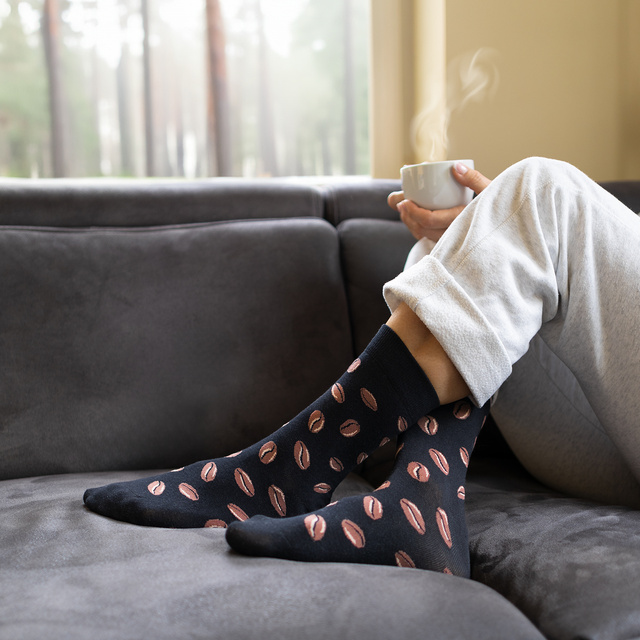 1 Paar von lustigen Socken mit Espressomotiv in einzigartiger Verpackung | Damensocken | SOXO