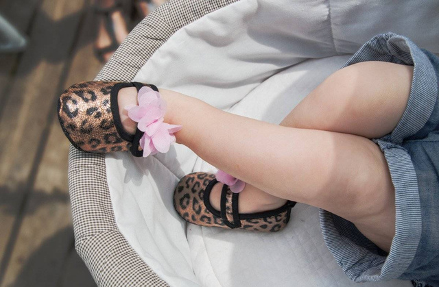 Baby Ballerina Hausschuhe SOXO im Leopardenmuster