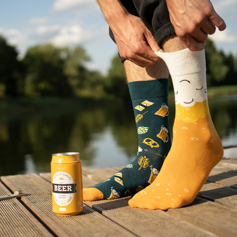 1 Paar von lustigen Socken mit Biermotiv in einzigartiger Verpackung | Herrensocken | SOXO