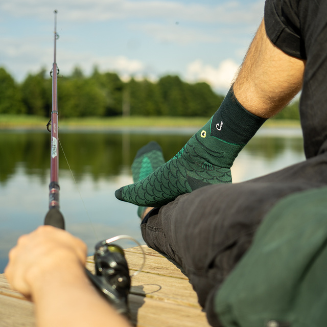 Socken mit Let’s go fishing-Motiv