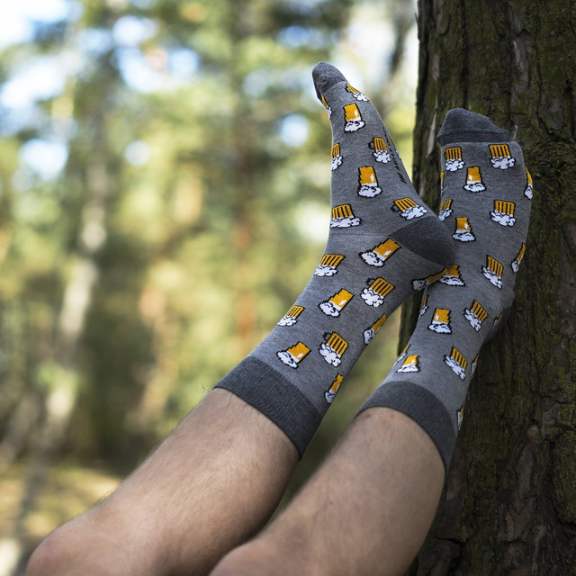 Socken mit Bier-Motiv