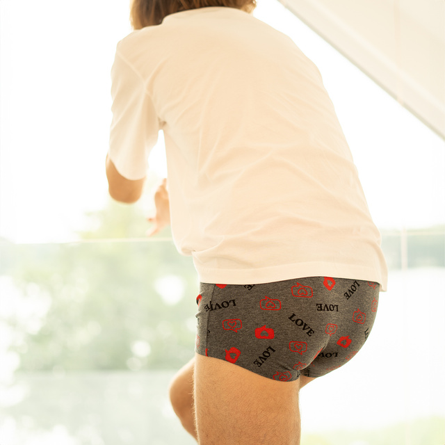 2 Paar von lustigen Boxershorts Geschenk für Valentinstag in einzigartiger Verpackung | SOXO