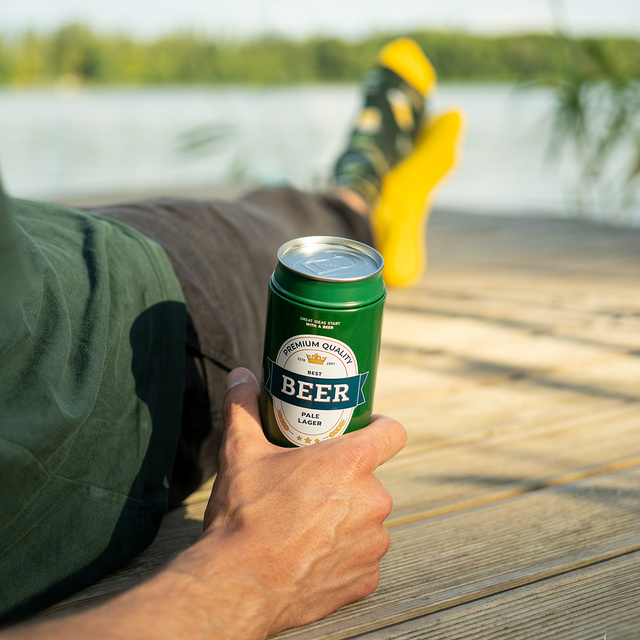Socken mit Bier-Motiv in Dose Pale Lager