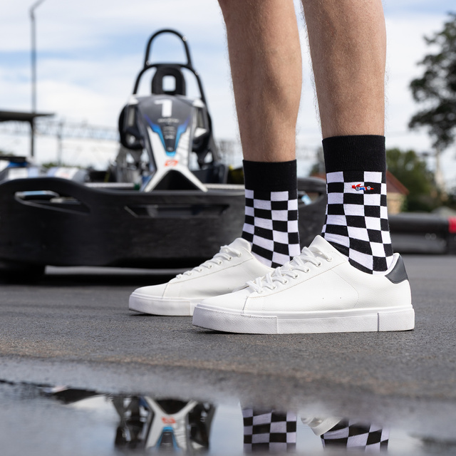 Socken mit Formel-1-Motiv im Grußkarten-Stil
