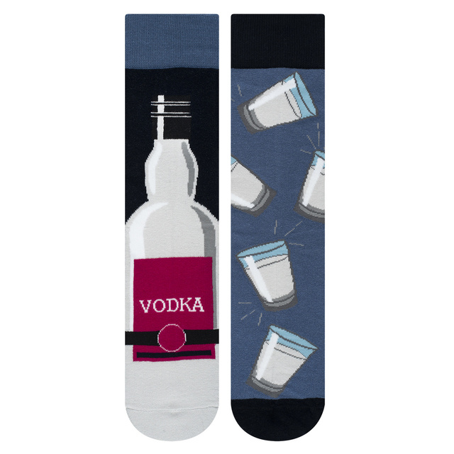 Set aus 2x Bunte SOXO Vodka Socken in einer Box und Schokolade