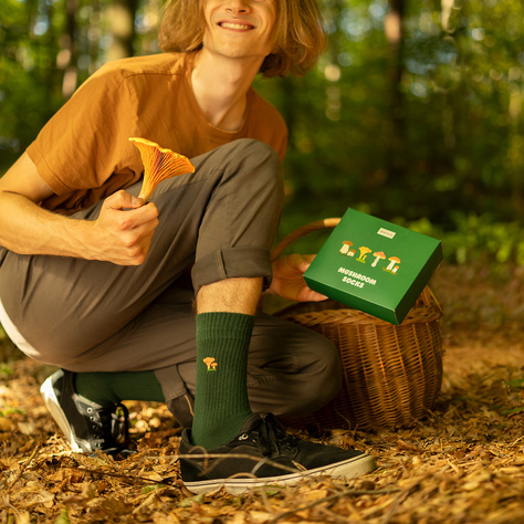 4 Paar von lustigen Socken mit Pilzmotiv in einzigartiger Verpackung | Herrensocken | SOXO