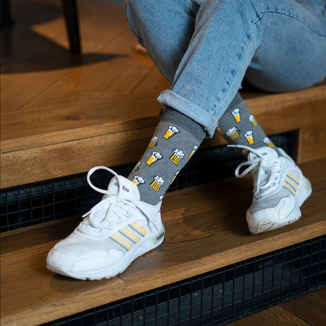 Socken mit Bier-Motiv