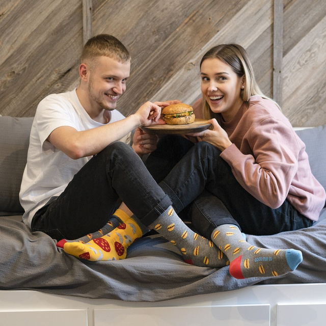 Set mit 4x bunten Herrensocken Bier + Burger + Pizza | SOXO