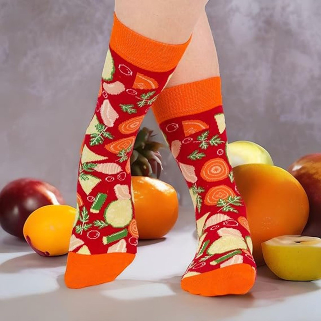 1 Paar von lustigen Socken mit Minestrone Suppenmotiv in einzigartiger Verpackung | Damen-/Herrensocken | SOXO
