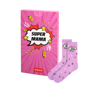 Socken mit Super Mama-Motiv in Kartenverpackung