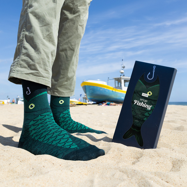 Socken mit Let’s go fishing-Motiv