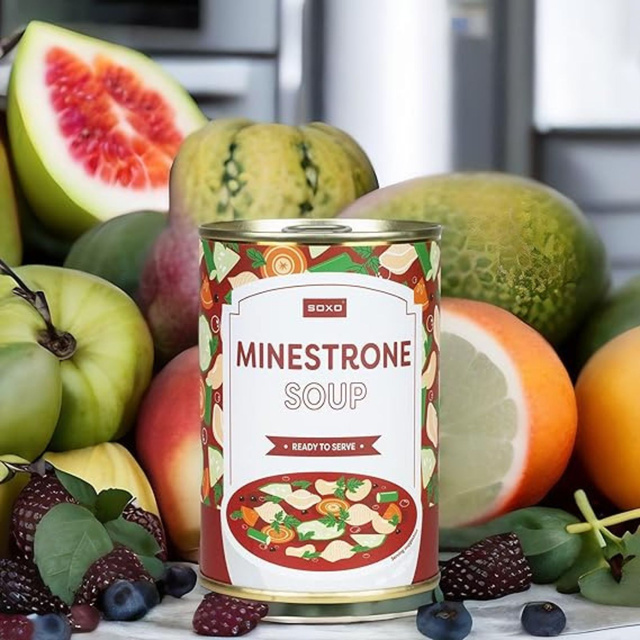 Socken mit Minestrone Suppen-Motiv in Dose