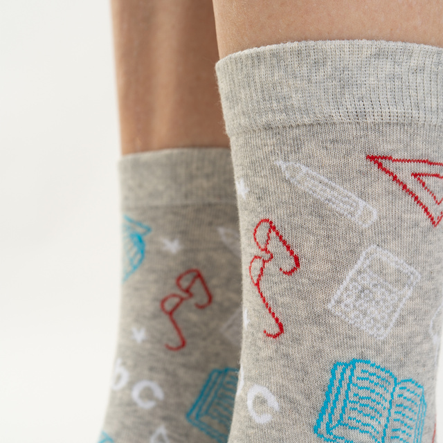 1 Paar von lustigen Socken für Lehrer – in Grußkarte SOXO
