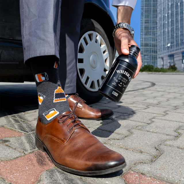 1 Paar von lustigen Socken mit Whiskymotiv einzigartiger Verpackung | Herrensocken | SOXO