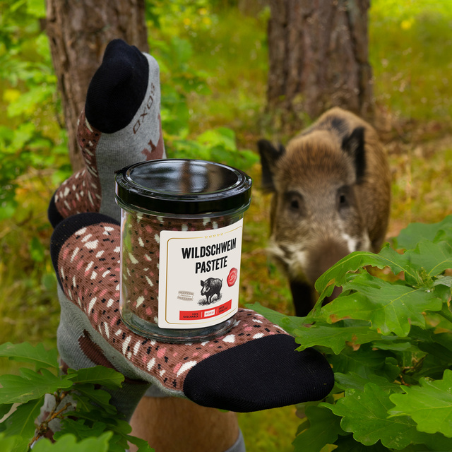 1 Paar von lustigen Socken mit Wildschwein-Pastete Motiv im Glas | Herrensocken | SOXO
