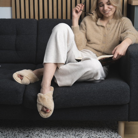 SOXO weiche beige Damenpantoffeln in Geschenkbox mit Aufklebern