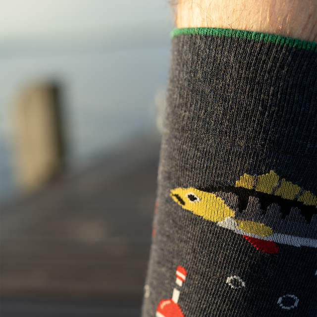  Set Socken mit Fisch-Motiv + Becher