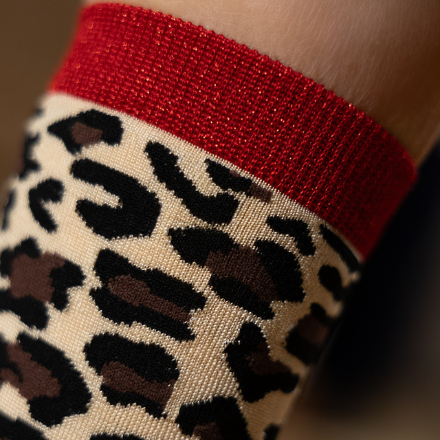 3 Paar von lustige Socken mit Leopard Motiv in einzigartiger Verpackung | Damensocken | SOXO