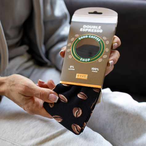 1 Paar von lustigen Socken mit Espressomotiv in einzigartiger Verpackung | Damensocken | SOXO