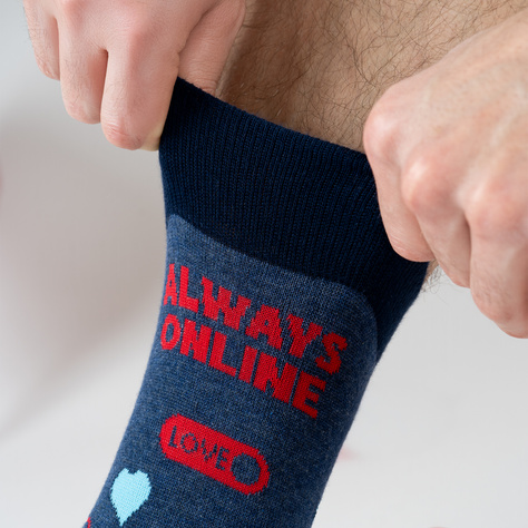 2 Paar von lustige Socken mit Wi-Fi-Motiv in einzigartiger Verpackung zum Valentinstag | Herrensocken | SOXO