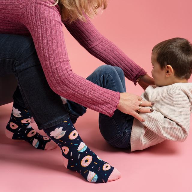 Socken mit Hausgemachte-Backwaren-Motiv 2er-Pack
