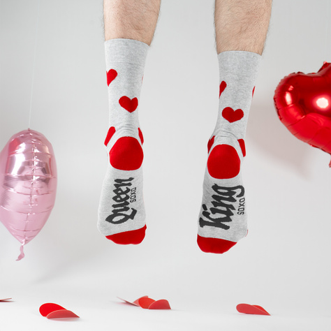 1 Paar von lustige Socken mit König und Königin Motiv in einzigartiger Verpackung zum Valentinstag | Herrensocken | SOXO