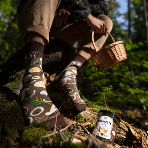 1 Paar von lustigen Socken mit Pilzemotiv im eine Glas | Damen-/Herrensocken | SOXO