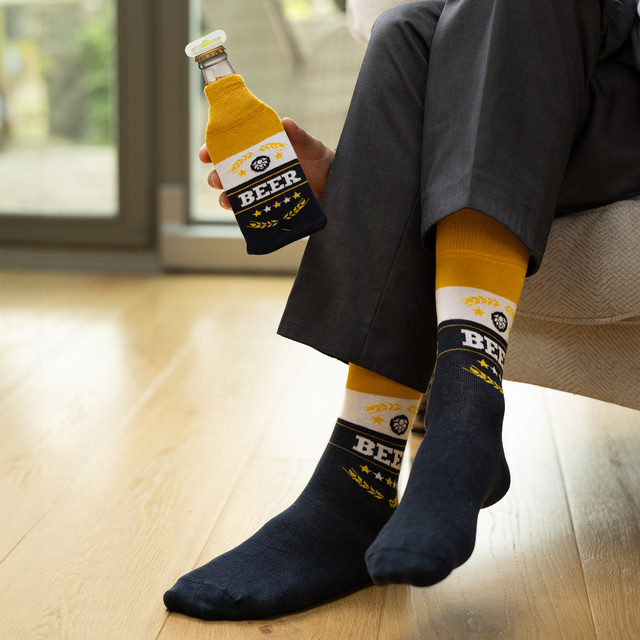 Socken mit Bier-Motiv