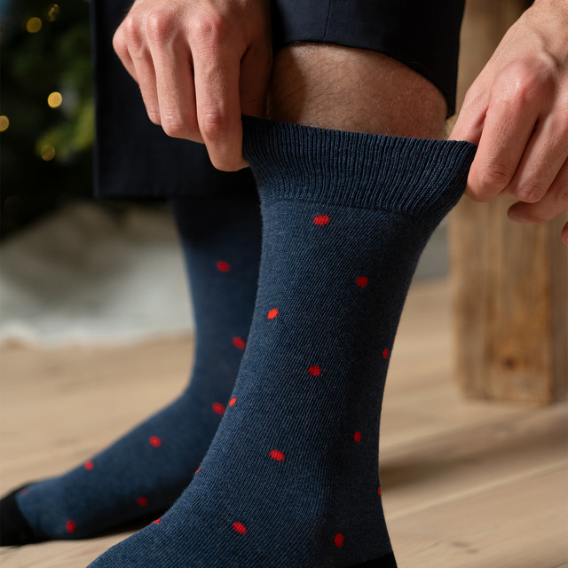 3 Paar von lustigen Socken mit Weihnachten motiv in einzigartiger Verpackung | Herrensocken | SOXO