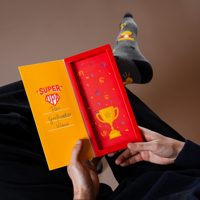 Socken Super Opa-Motiv in Kartenverpackung