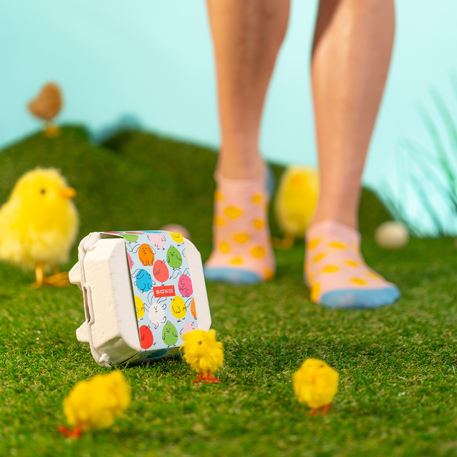 2 Paar von lustigen Socken mit Eggsmotiv in einzigartiger Verpackung | Damensocken | SOXO