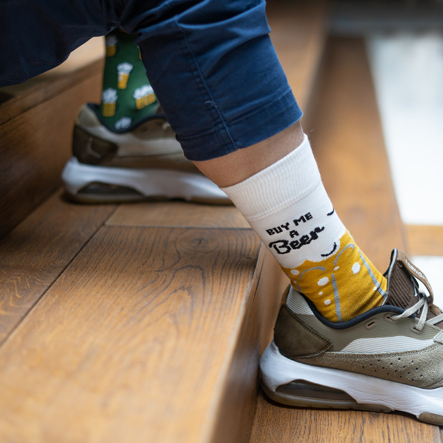 Socken mit Bier-Motiv