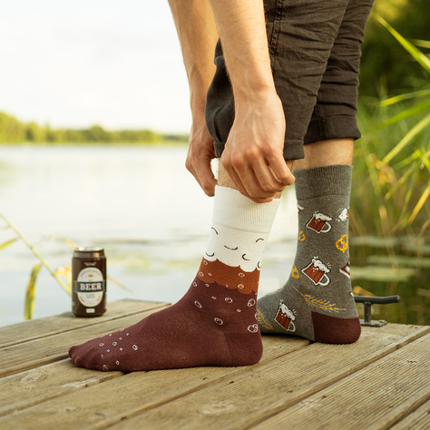 1 Paare von lustigen Socken mit Classic Porter Biermotiv in einzigartiger Verpackung | Herrensocken | SOXO