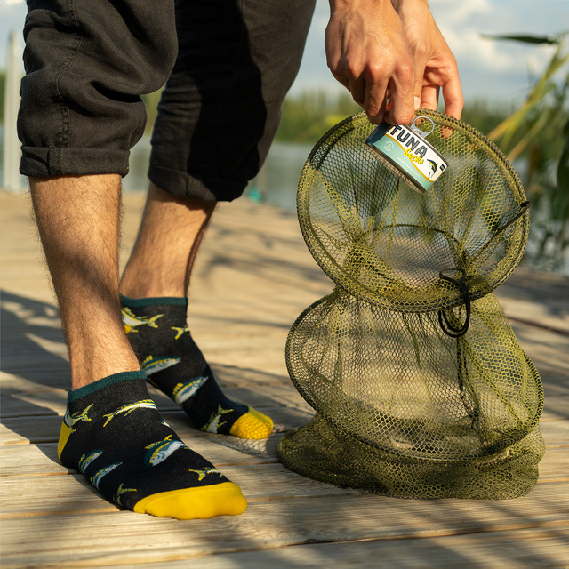 Socken mit Thunfisch-Motiv in Dose