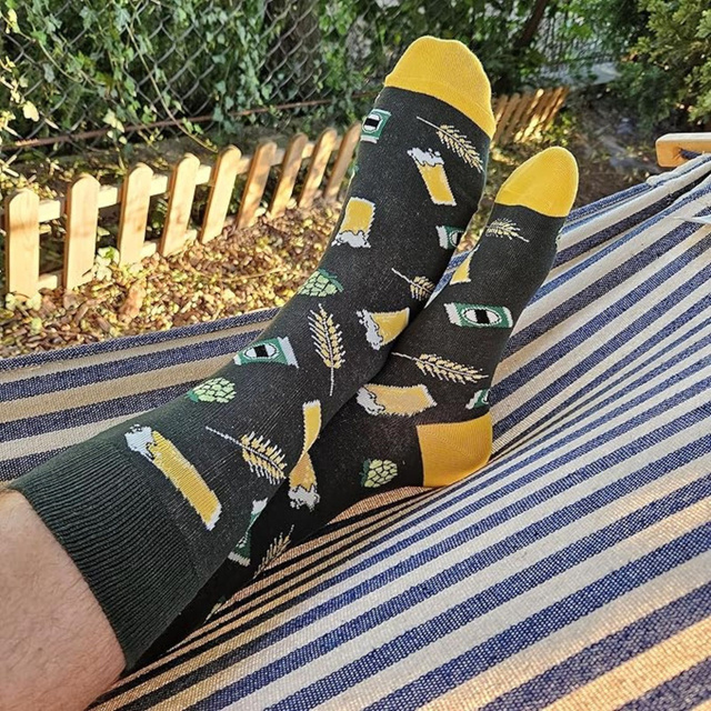 1 Paar von lustigen Socken mit Pale Lager Biermotiv in einzigartiger Verpackung | Herrensocken | SOXO