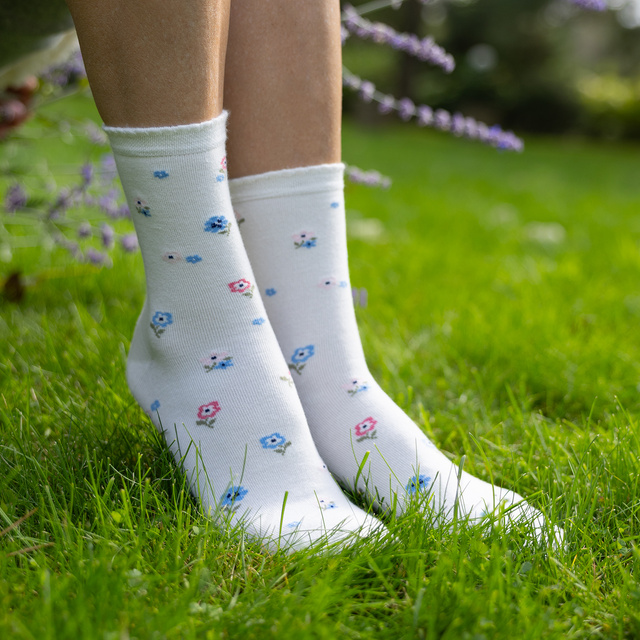 Bambussocken mit Blumenmuster