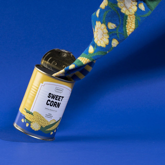 Socken mit Sweetcorn-Motiv in Dose