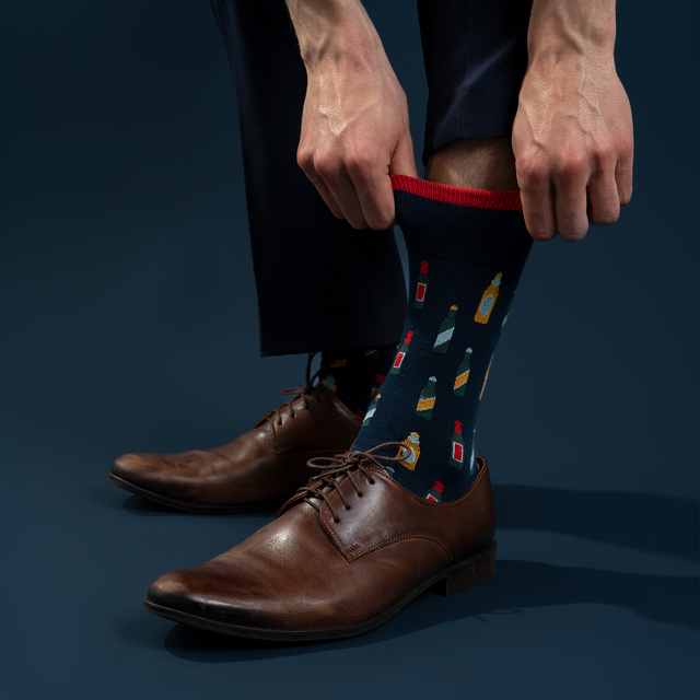 Set Socken Cheers-Motiv 2er-Pack + Flaschenöffner
