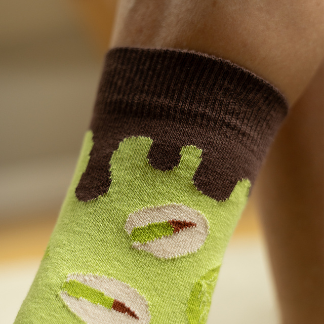 Socken mit Dubai-Schokolade-Motiv