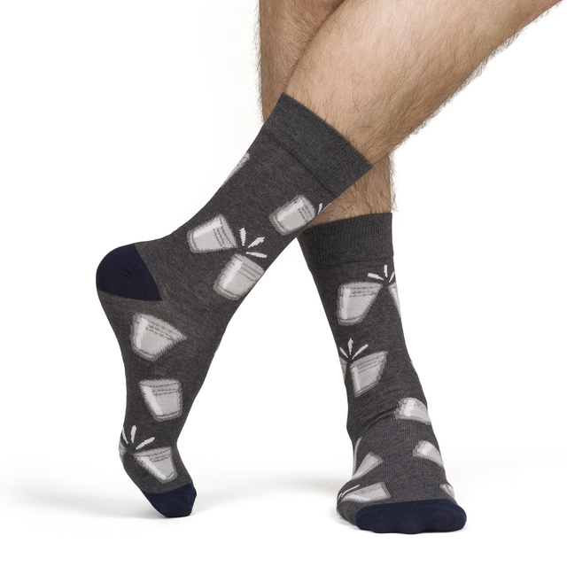 3 Paar von lustigen Socken mit Wodkamotiv in einzigartiger Verpackung | Herrensocken | SOXO