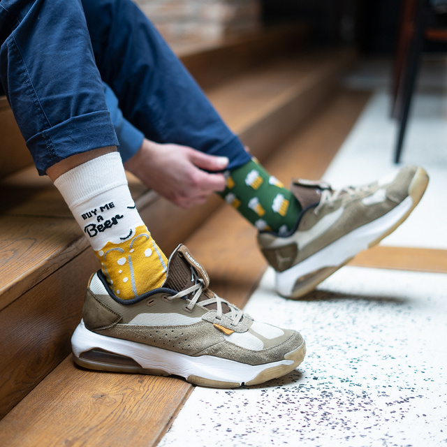 Socken mit Bier-Motiv