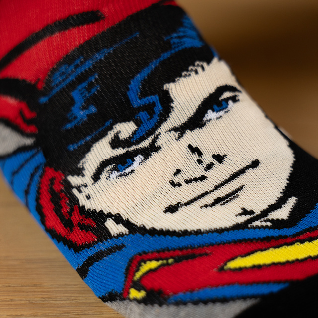 Socken mit Superman-Motiv