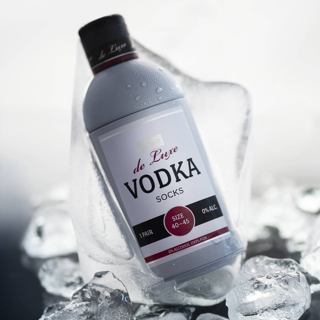 Socken mit Vodka-Motiv in Flaschenverpackung