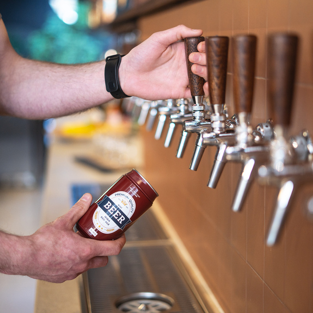 Socken mit Bier-Motiv in Dose Irish Red Ale