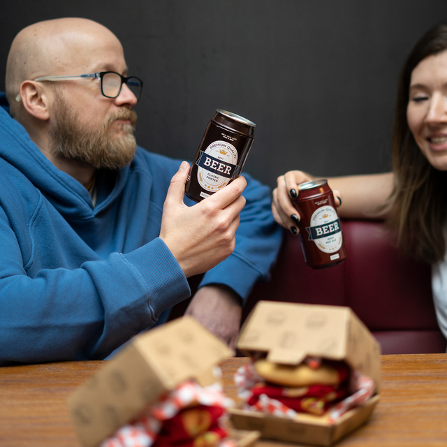 Socken mit Bier-Motiv in Dose Classic Porter
