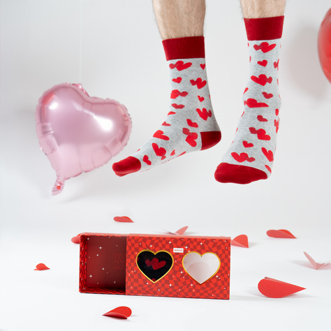 2 Paar von lustige Socken mit Herzmotiv in einzigartiger Verpackung zum Valentinstag | Herrensocken | SOXO